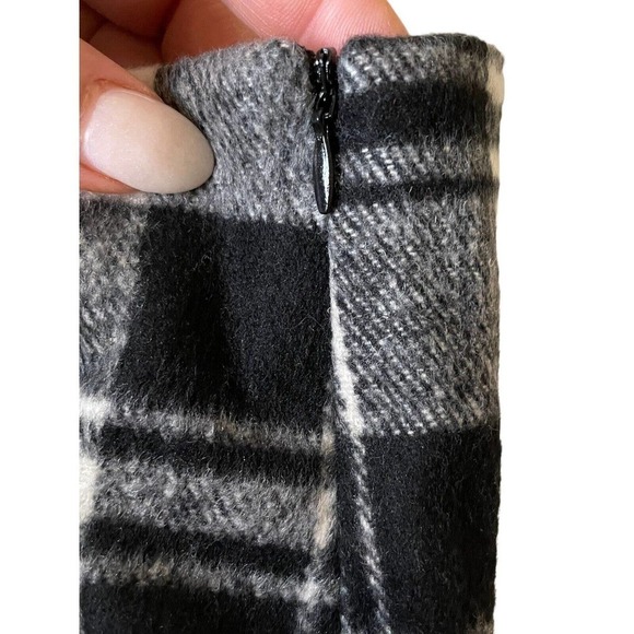 Zero Degrees Celsius NEW Dark Academia Wool Plaid Miniskirt Size Medium Black - Picture 5 of 8